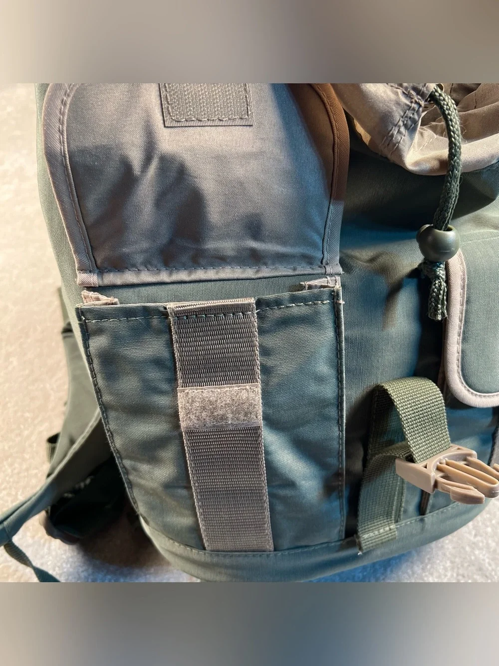 Coleman Backpack Green Padded Interior Duel Pocket Front Hiking